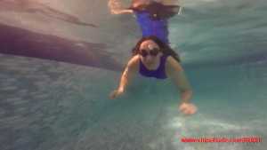 chloe-underwater-swimming-in-hydrasuit-s