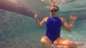 chloe-underwater-swimming-in-hydrasuit-s