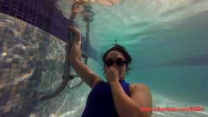 chloe-underwater-swimming-in-hydrasuit-s