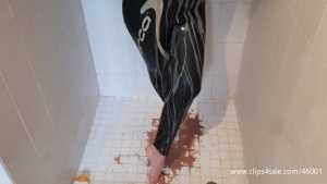 choc-milk--cream-wetsuit-shower--jess_4.