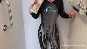 choc-milk--cream-wetsuit-shower--jess_5.