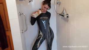 choc-milk--cream-wetsuit-shower--jess_6.