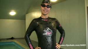 jess-neoprene-wetsuit-swim-underwater_4.