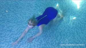 keira-breath-holding-underwater-swim-poo