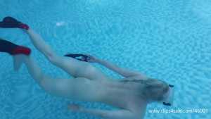 keira-strip-underwater-and-nude-breath-h