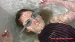 rachelle-underwater-breath-holding-tople