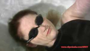 rachelle-underwater-breath-holding-tople